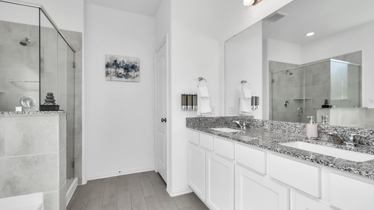 Photo of Bathroom in Clodine