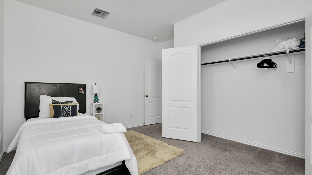 Photo of Bedroom in Clodine