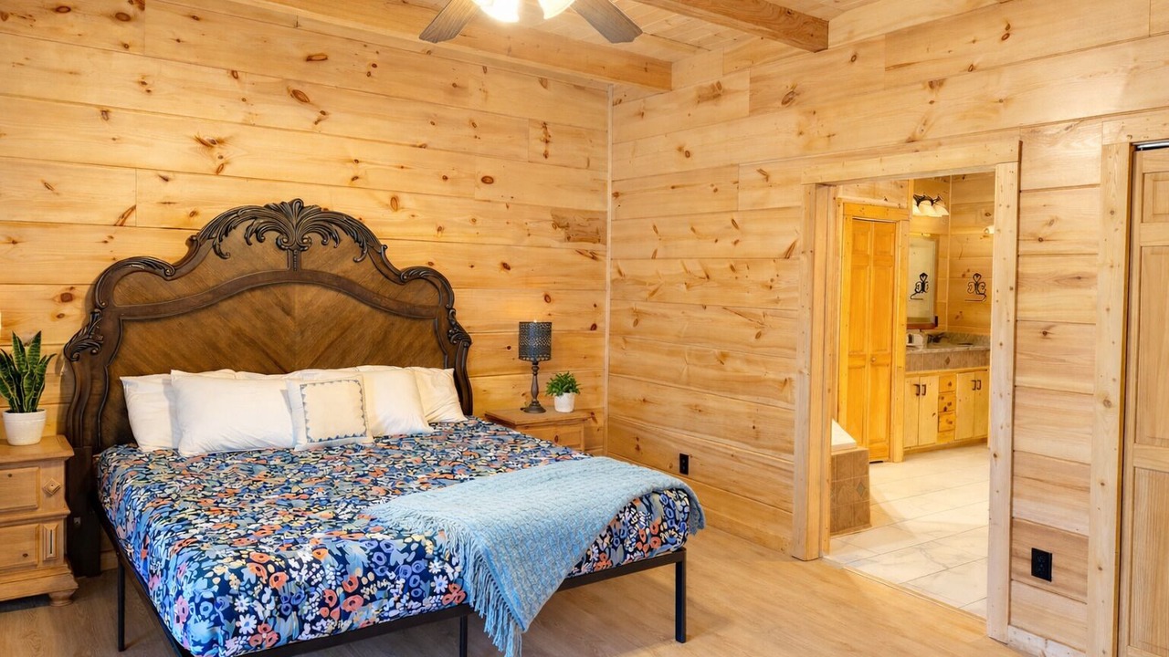 Photo of Bedroom in Coalmont