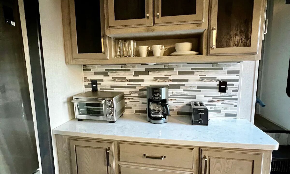 Photo of Others in Mathis