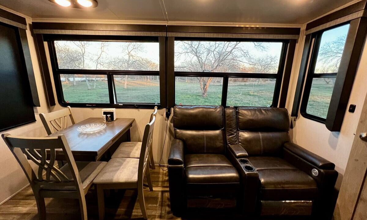 Photo of Others in Mathis