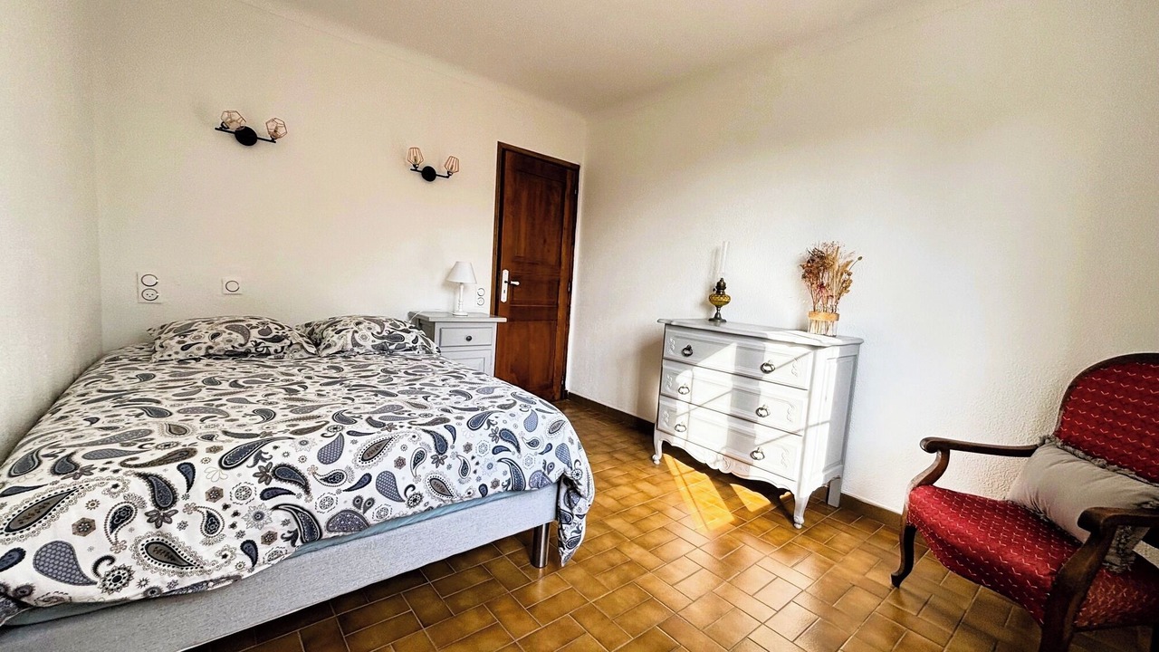 Photo of Bedroom in Camaret-sur-Aigues