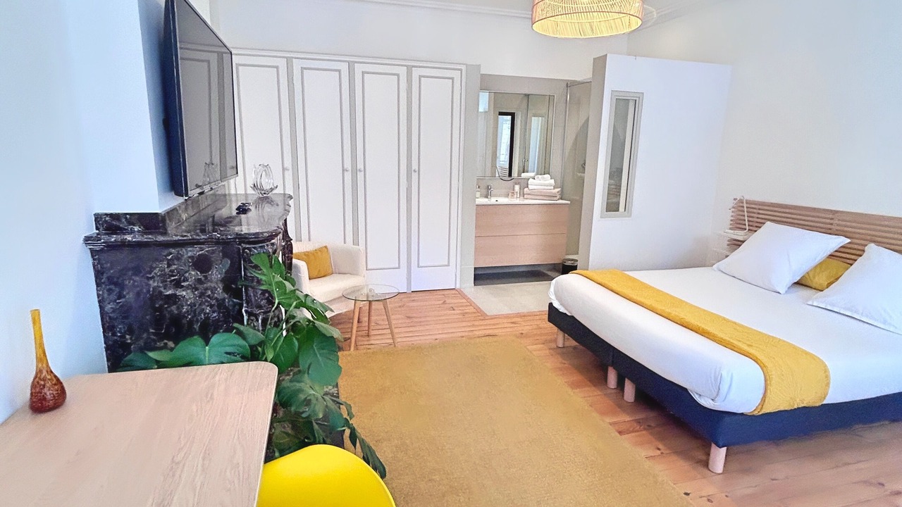 Photo of Bedroom in Carmes