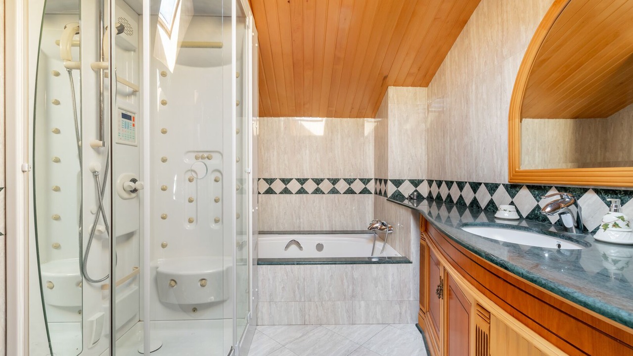 Photo of Bathroom in Vallromanes
