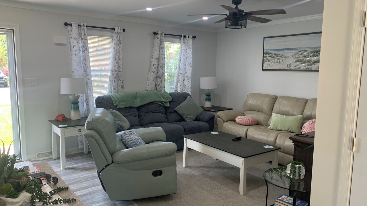 Photo of Livingroom in Elizabethtown