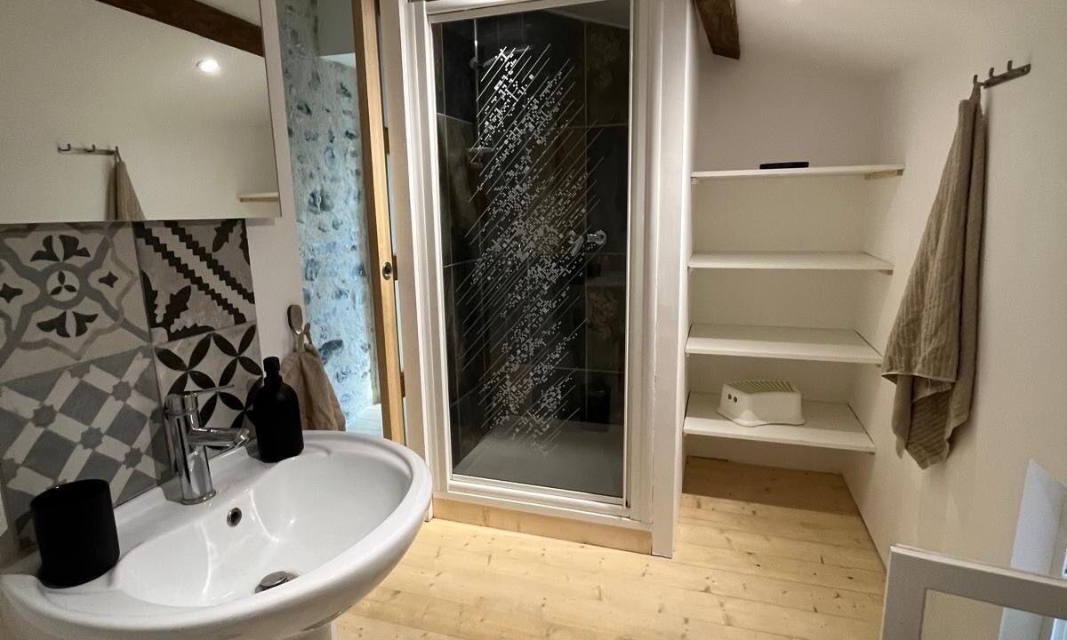 Photo of Bathroom in Alba-la-Romaine