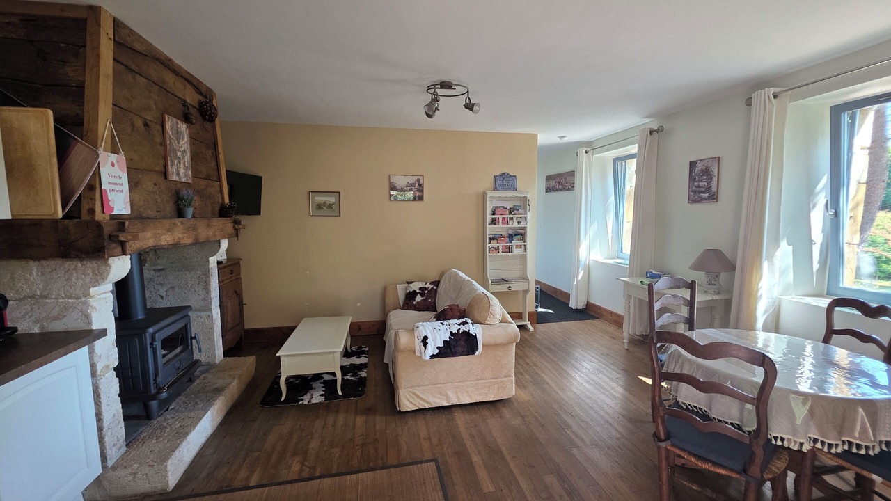 Photo of Livingroom in Frayssinet-le-Gelat