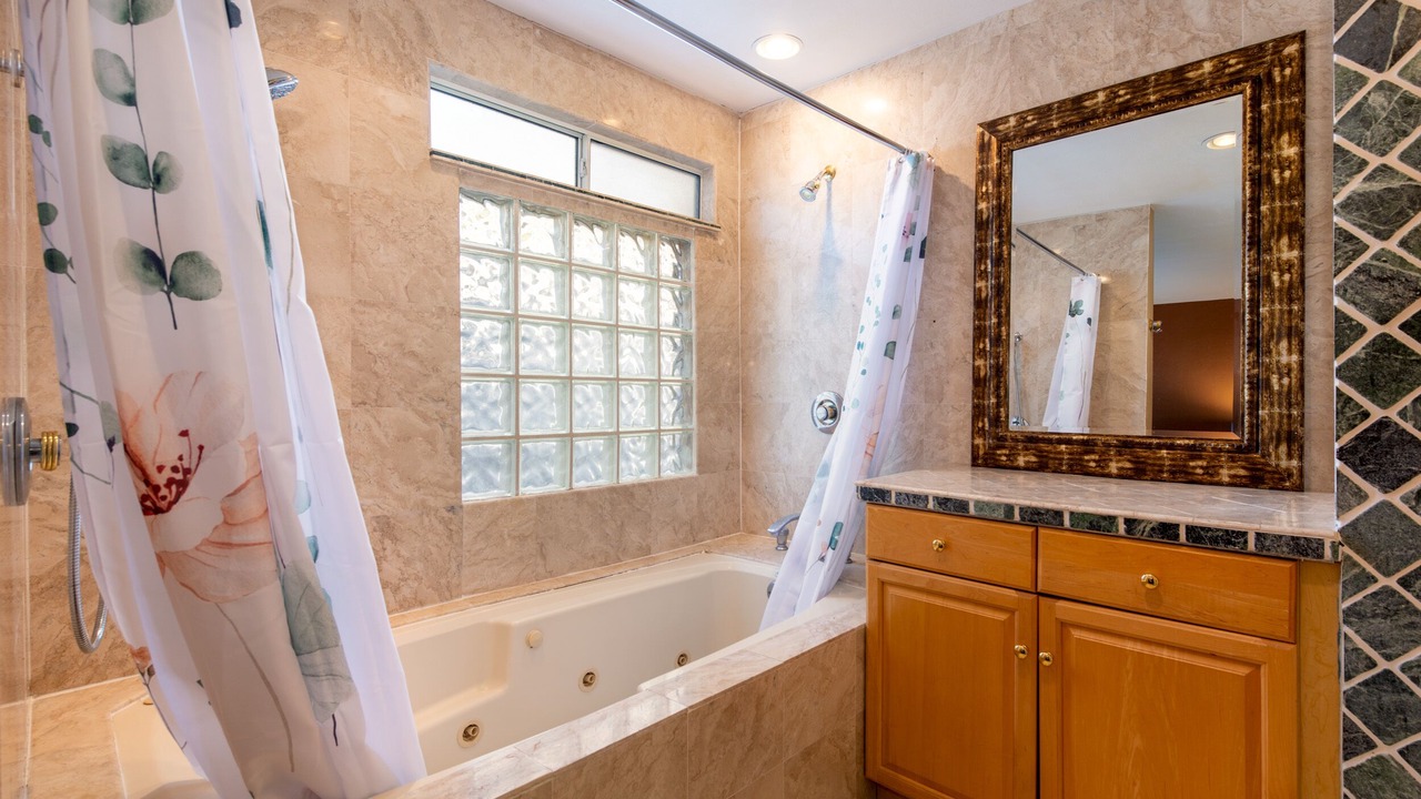 Photo of Bathroom in Discovery Bay