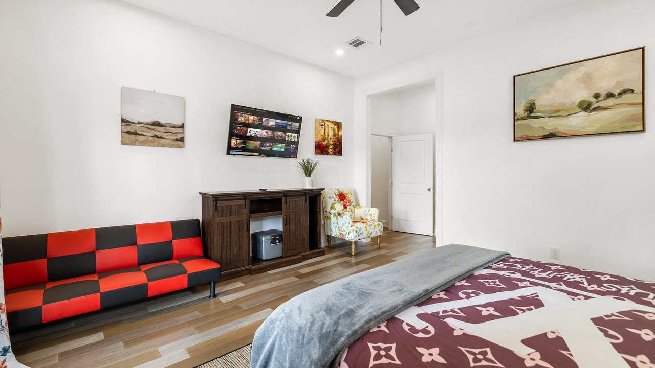 Photo of Bedroom in Lakewood Village