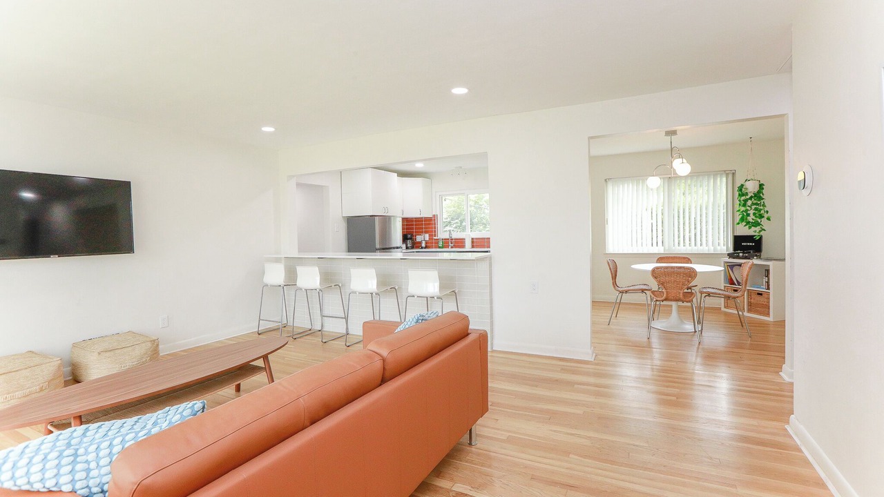 Photo of Livingroom in North Camellia Acres