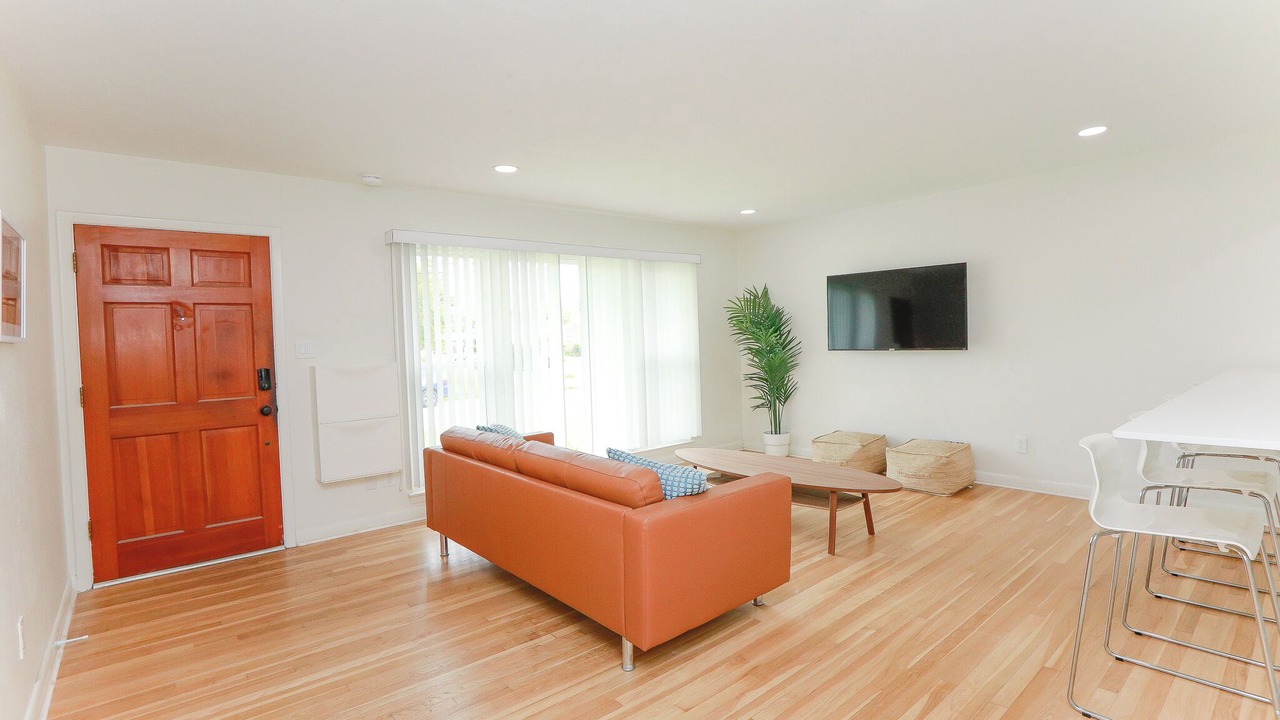 Photo of Livingroom in North Camellia Acres
