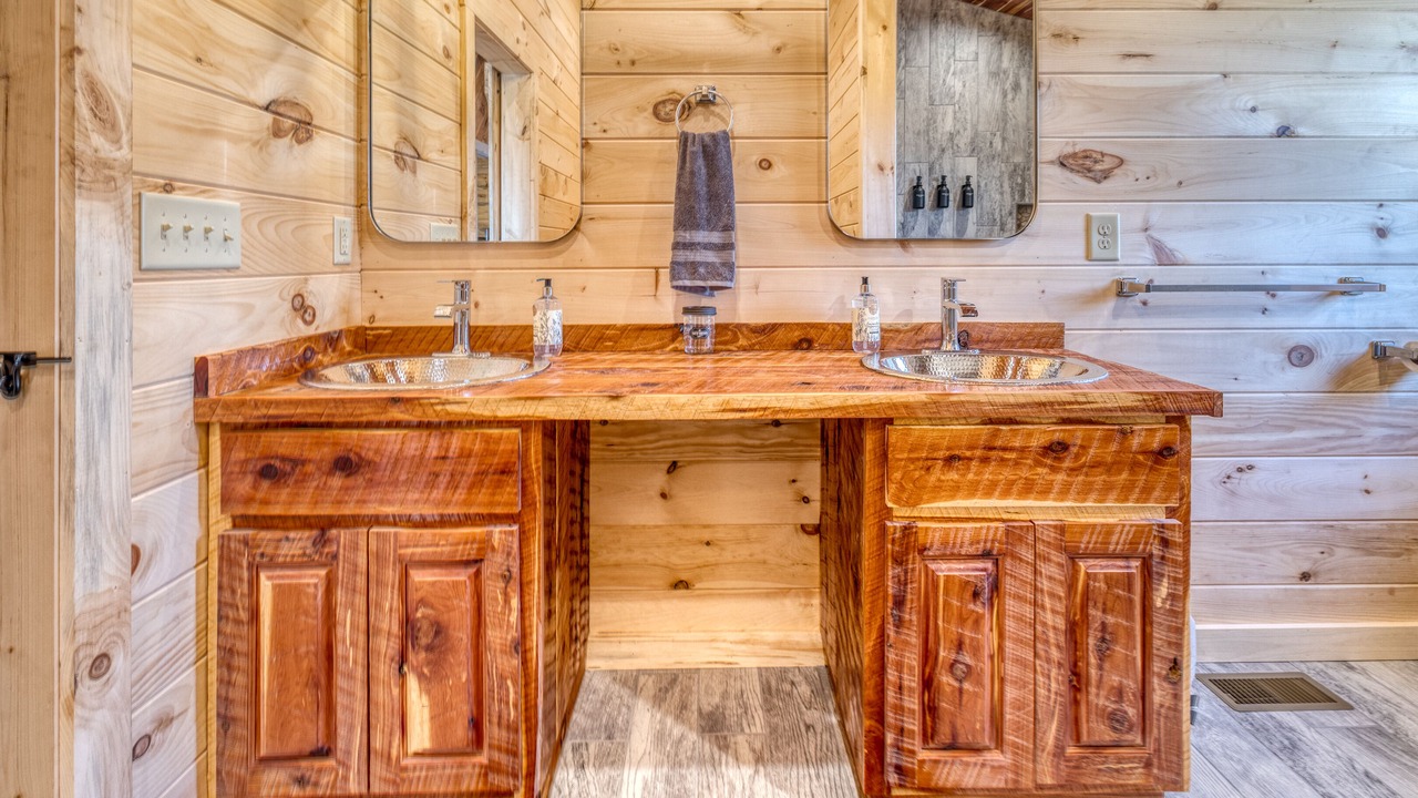 Photo of Bathroom in Mineral Bluff