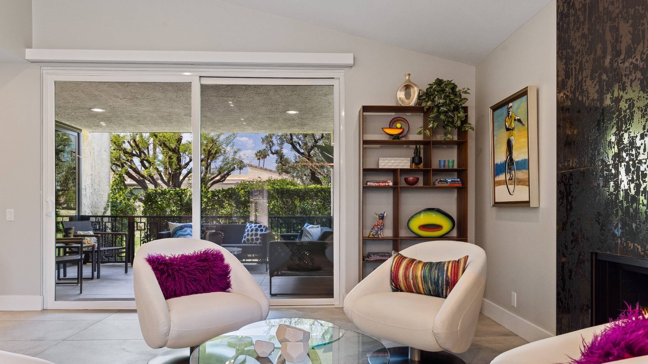 Photo of Livingroom in Canyon Corridor