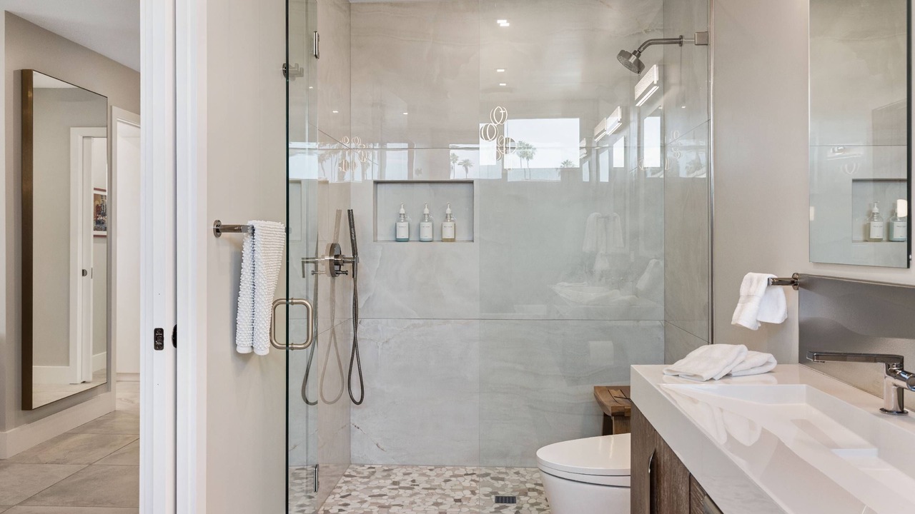 Photo of Bathroom in Canyon Corridor