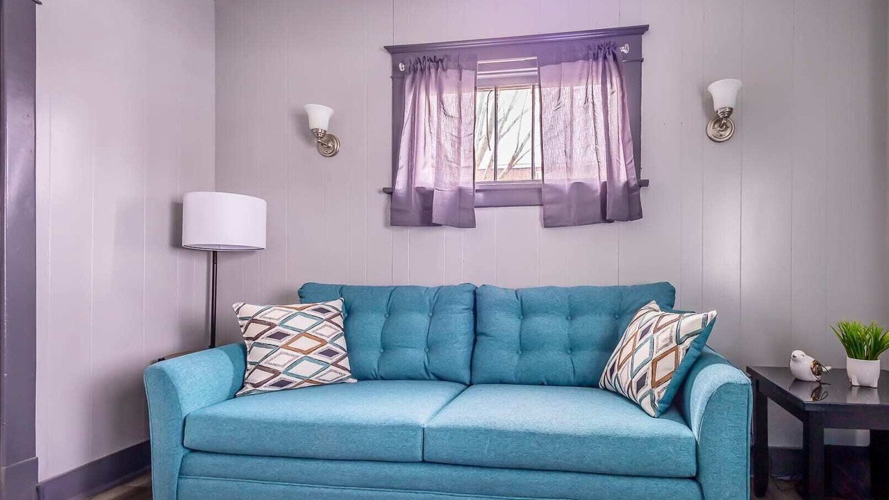 Photo of Livingroom in Downtown Niagara Falls