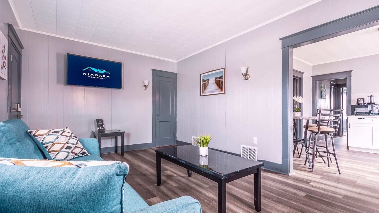 Photo of Livingroom in Downtown Niagara Falls