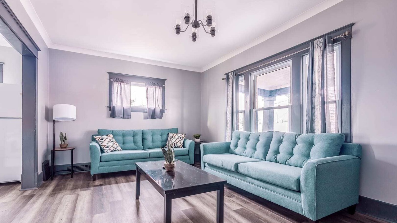 Photo of Livingroom in Downtown Niagara Falls