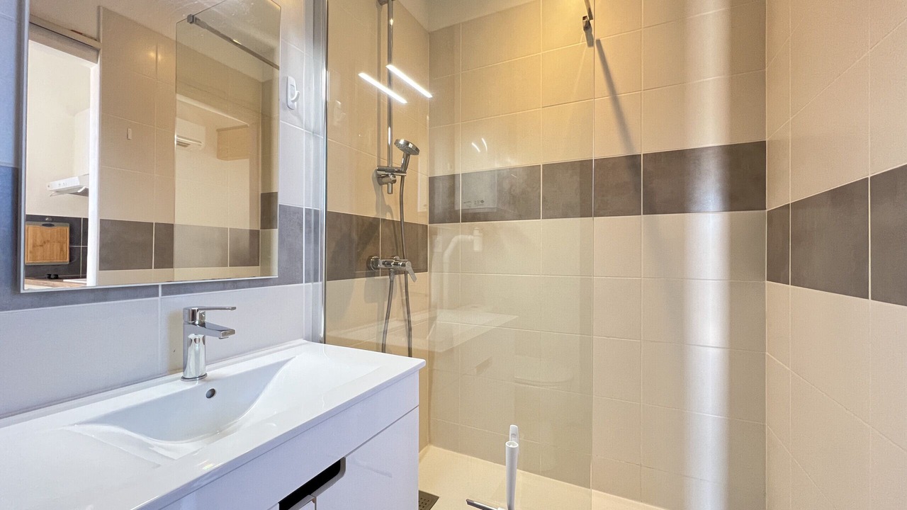 Photo of Bathroom in Bonnefoy-Roseraie-Gramont