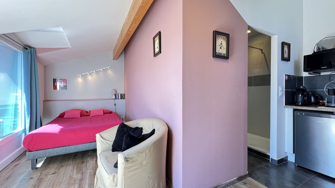 Photo of Bedroom in Bonnefoy-Roseraie-Gramont