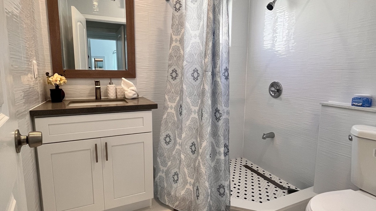 Photo of Bathroom in Midway City