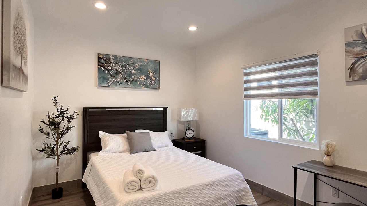 Photo of Bedroom in Midway City