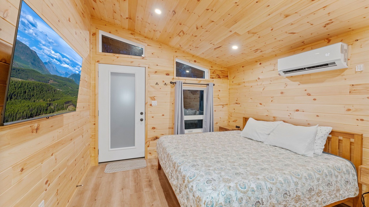 Photo of Bedroom in Martin City