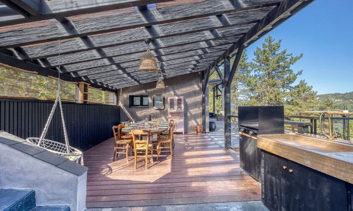 Photo of Outdoor in Lavars