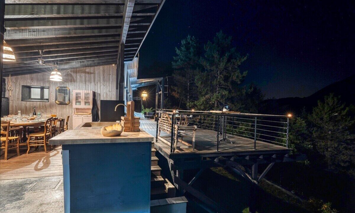 Photo of Outdoor in Lavars