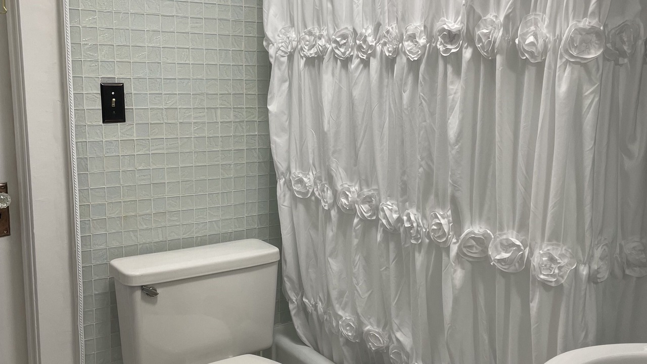 Photo of Bathroom in Coquille