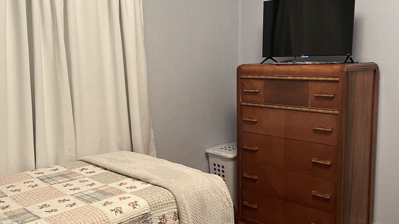 Photo of Bedroom in Coquille