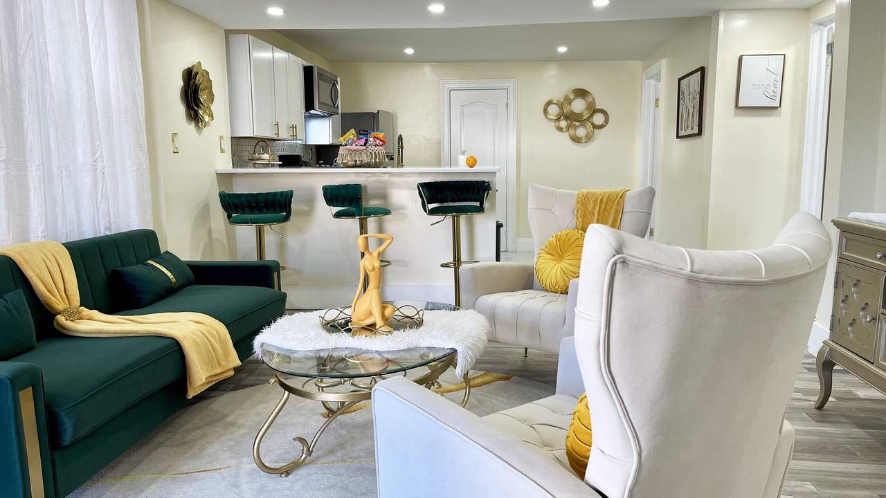 Photo of Livingroom in Utica