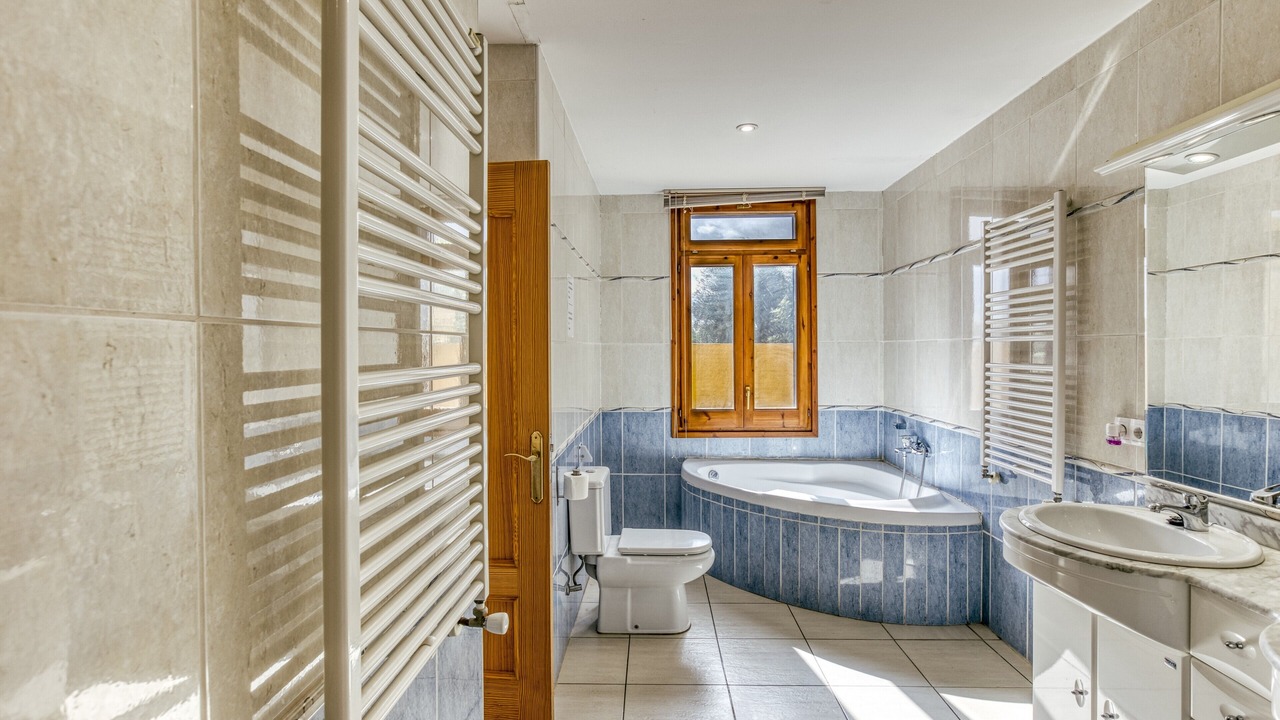 Photo of Bathroom in Perelada