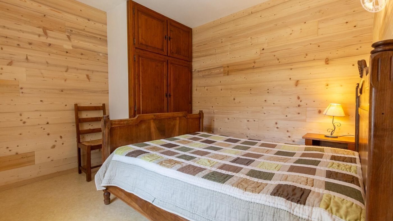 Photo of Bedroom in Areches
