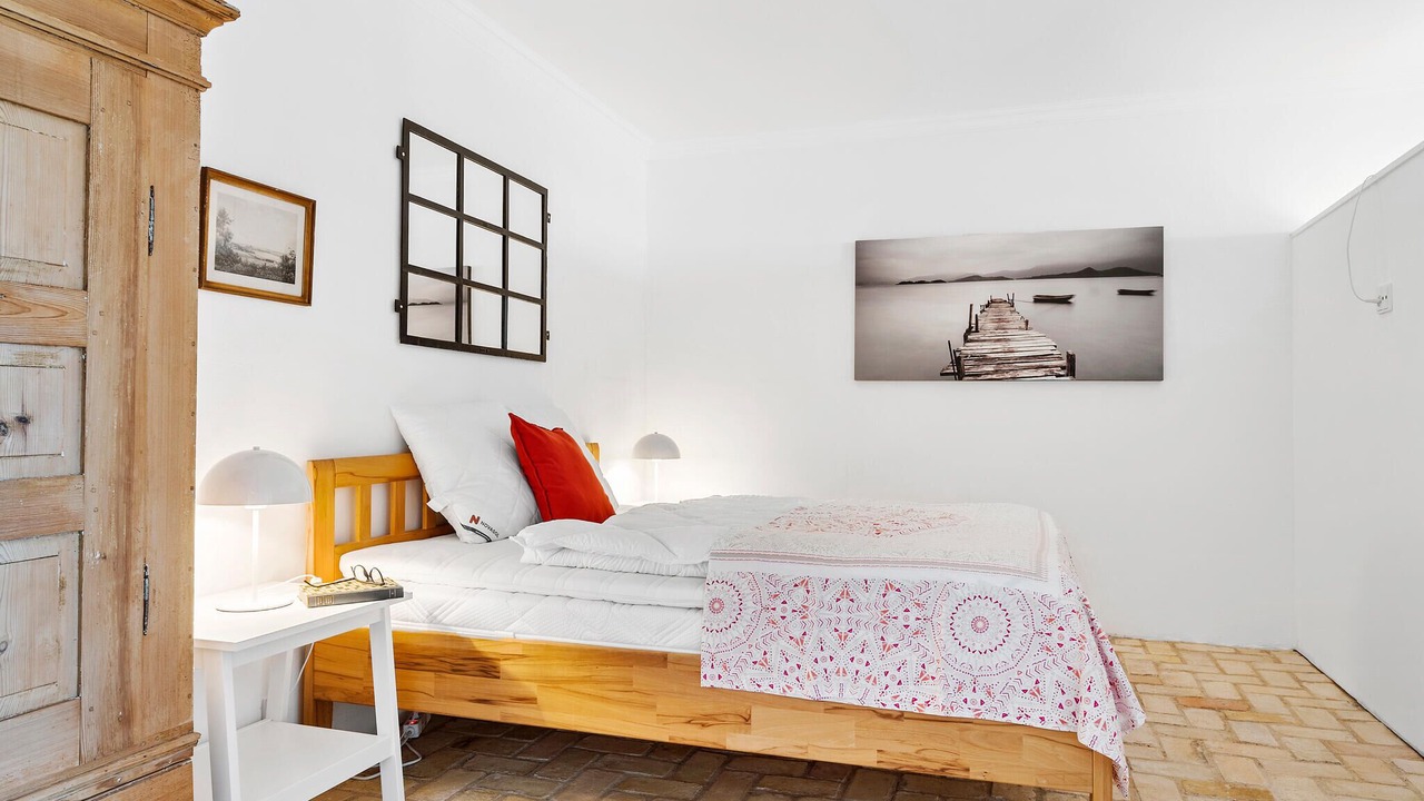 Photo of Others in Arø