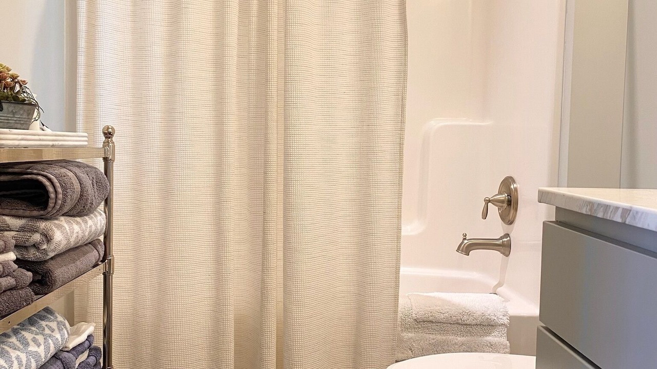 Photo of Bathroom in Appomattox