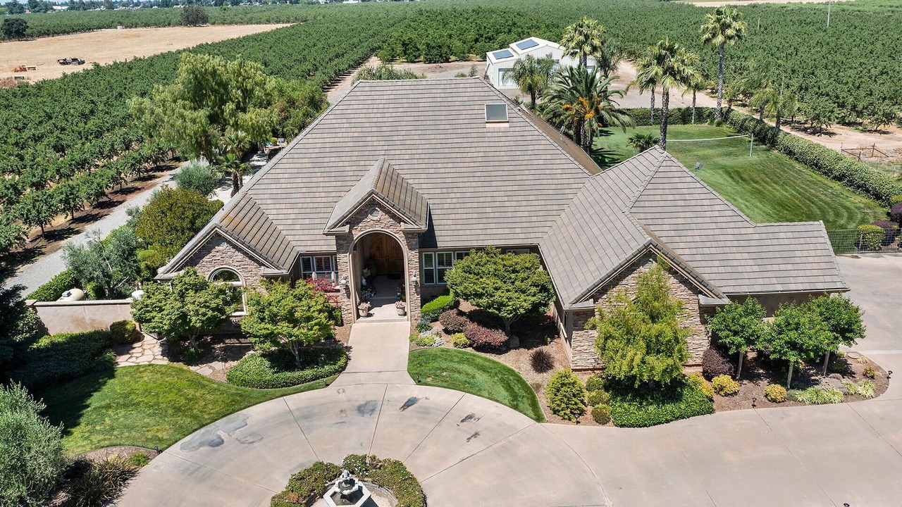 Photo of Outdoor in Peters