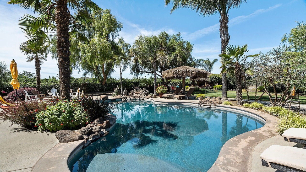 Photo of Outdoor in Peters