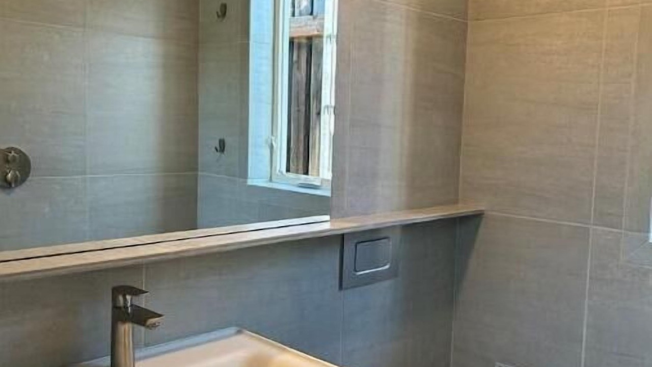Photo of Bathroom in El Cerrito