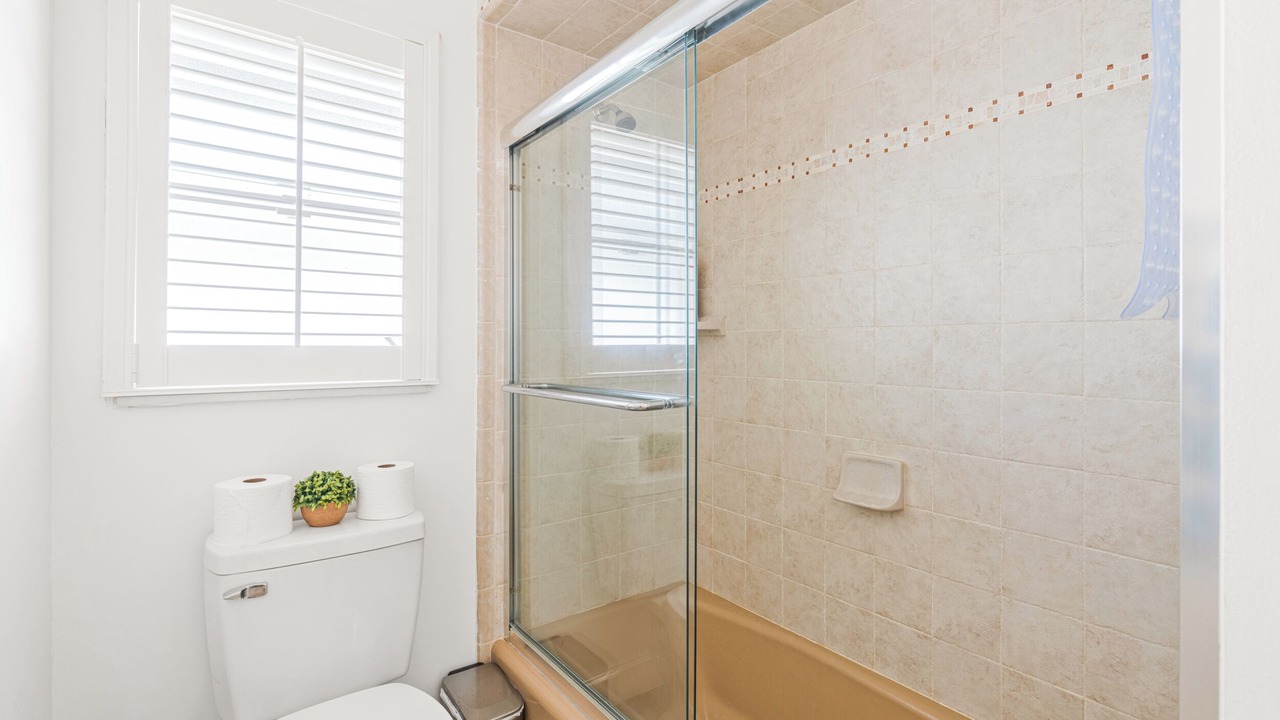 Photo of Bathroom in Caloosahatchee