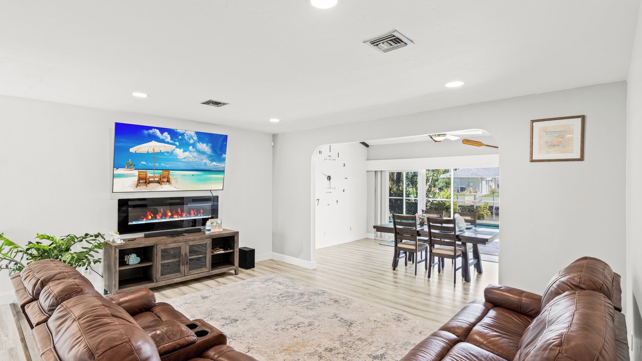 Photo of Livingroom in Caloosahatchee