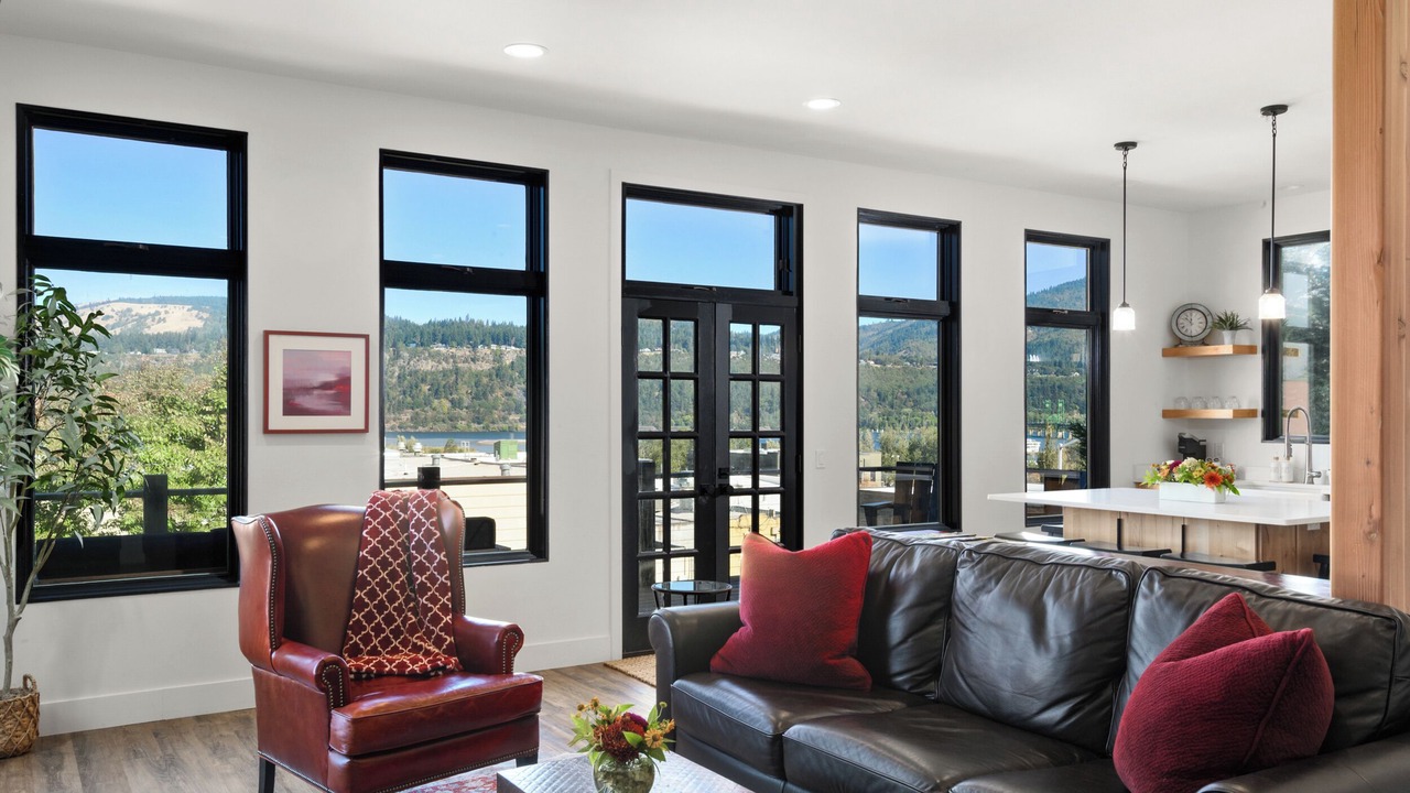 Photo of Livingroom in Hood River