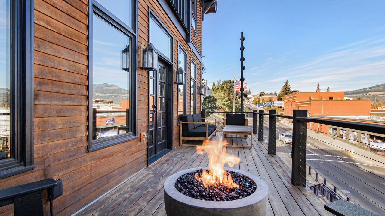 Photo of Patio Balcony in Hood River