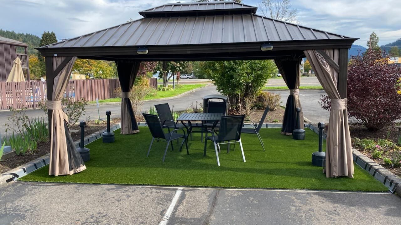 Photo of Outdoor in Oakridge