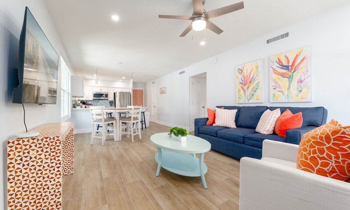 Photo of Livingroom in Neptune Beach