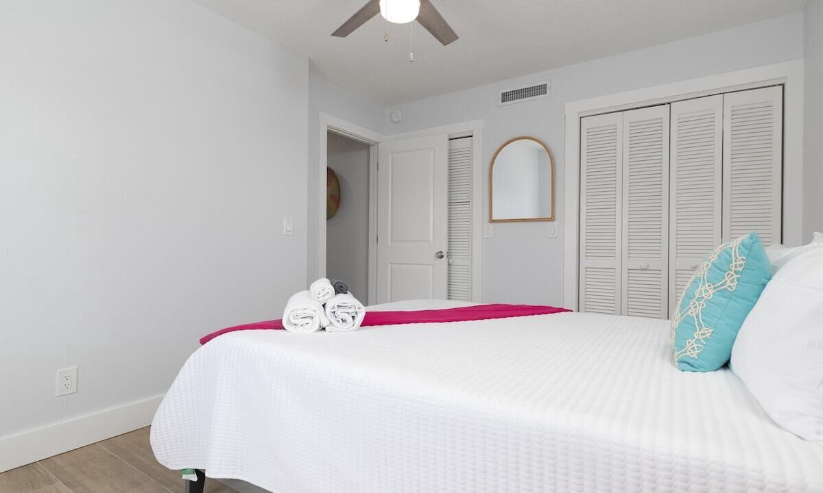 Photo of Bedroom in Neptune Beach