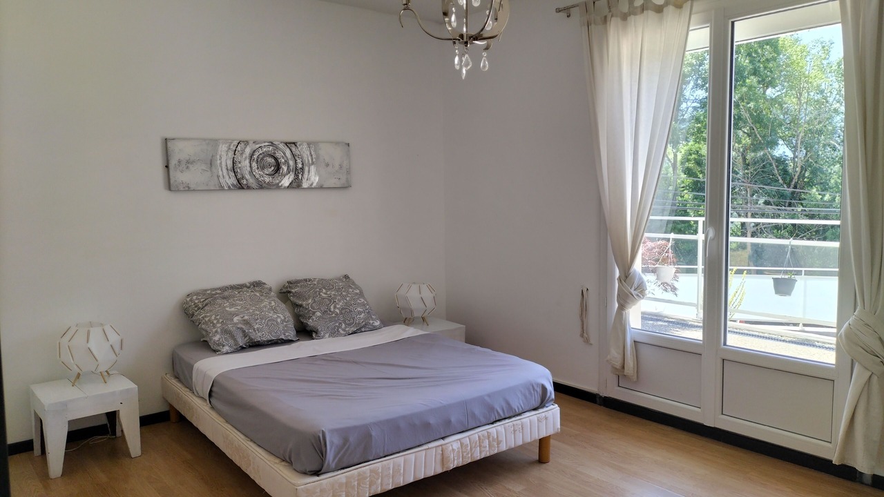 Photo of Bedroom in Corps