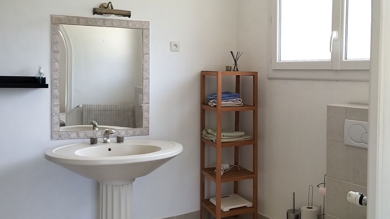 Photo of Bathroom in Corps