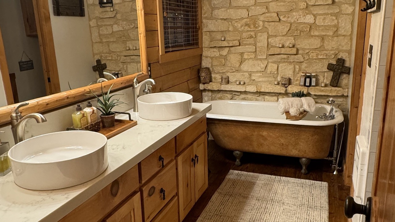 Photo of Bathroom in Whispering Hills