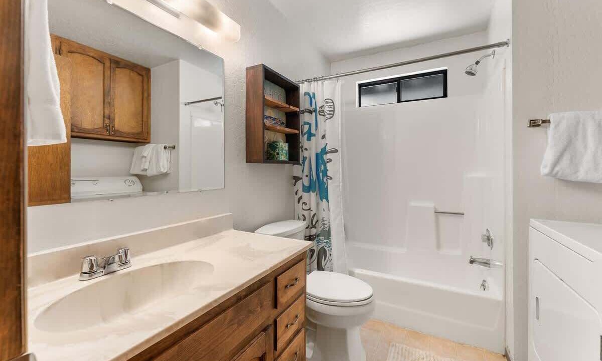 Photo of Bathroom in Kingswood Estates