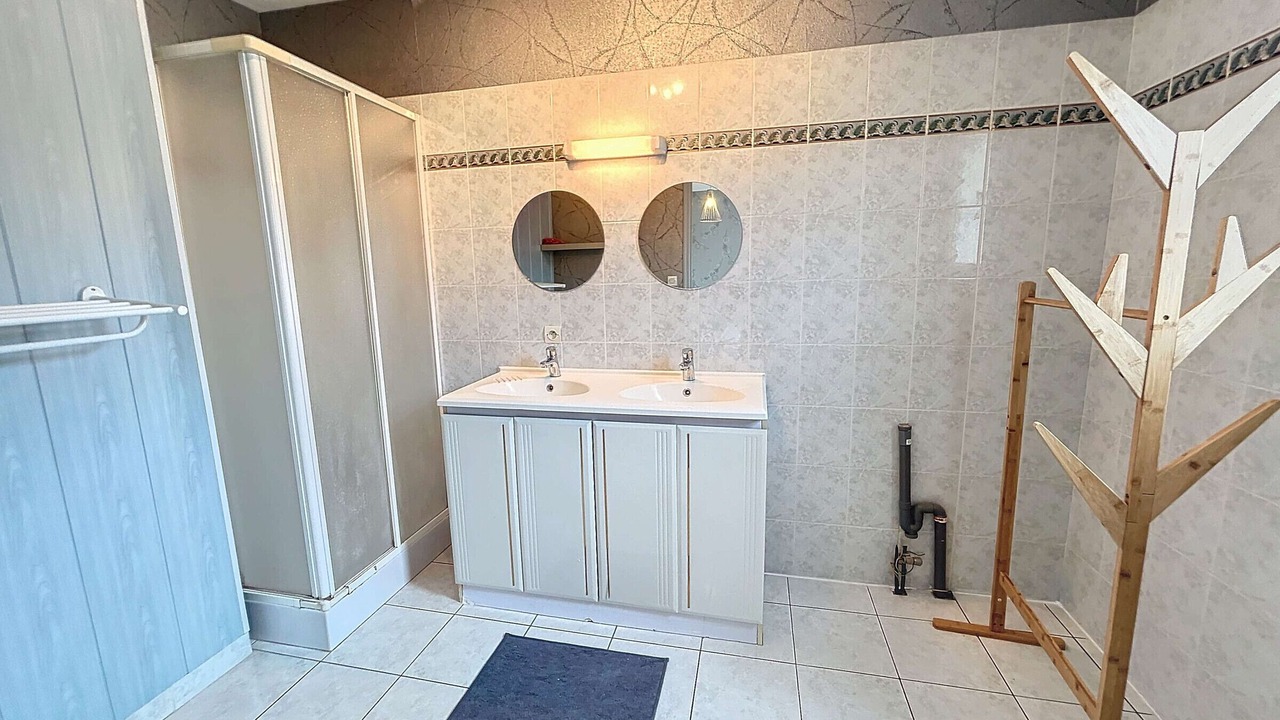 Photo of Bathroom in Saint-Pair-sur-Mer